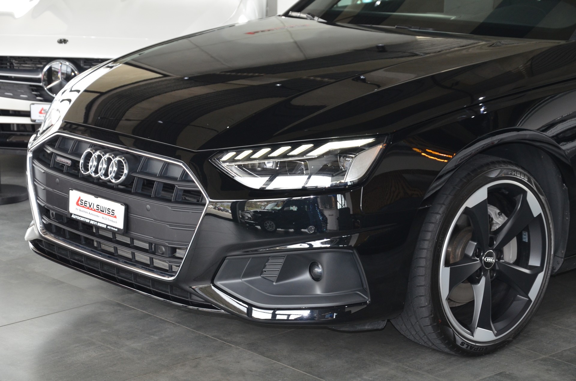 AUDI A4 Avant 40 TFSI S-tronic quattro*Frisch ab MFK,Audi Werksgarantie bis 12.2026*-showroom-element-3