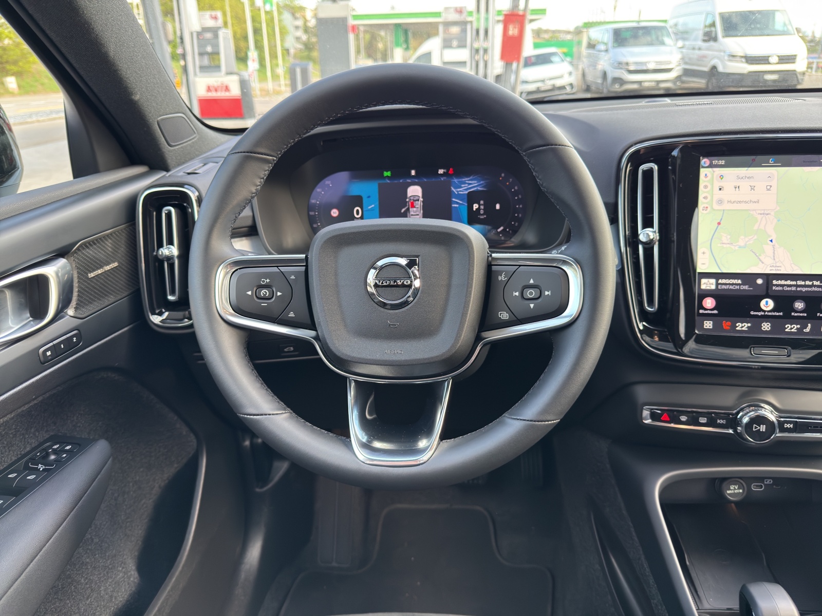 VOLVO XC40 2.0 B4 MH Black Edition-image-4