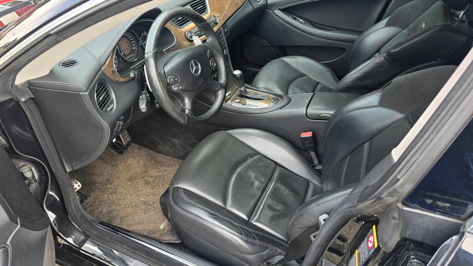 MERCEDES-BENZ CLS 63 AMG 7G-Tronic-image-12