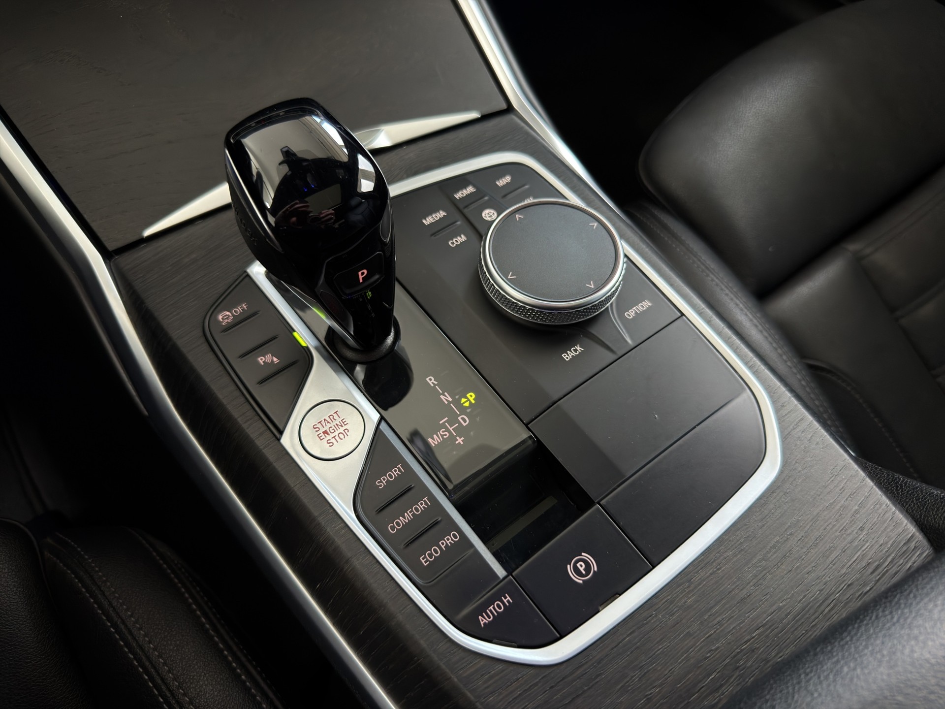 BMW M340i xDrive 48V Steptronic-image-14