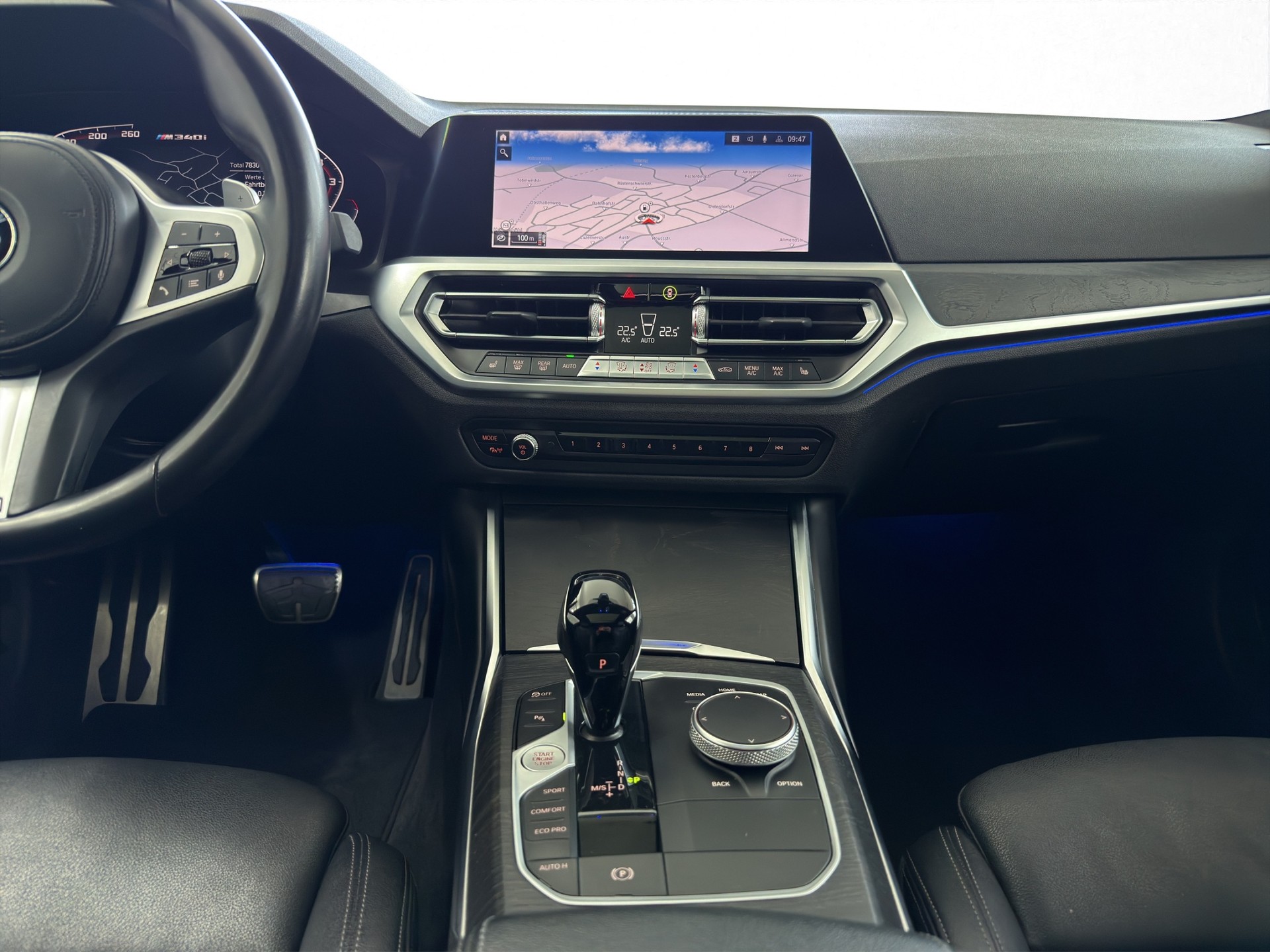 BMW M340i xDrive 48V Steptronic-image-11