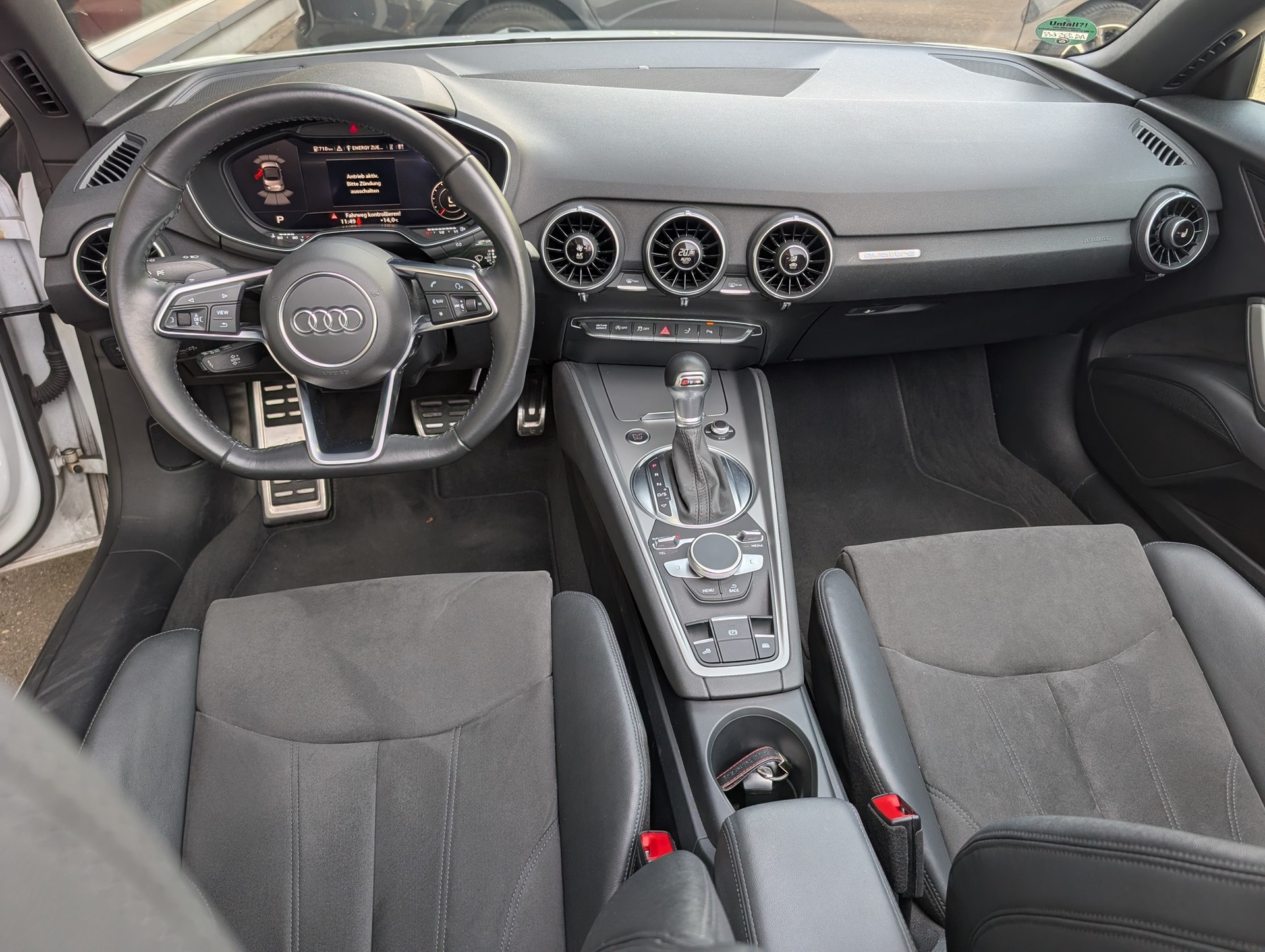 AUDI TT Roadster 45 TFSI S-tronic quattro-image-9