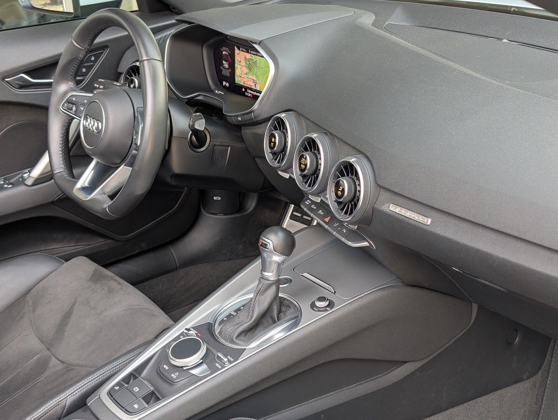 AUDI TT Roadster 45 TFSI S-tronic quattro-image-13