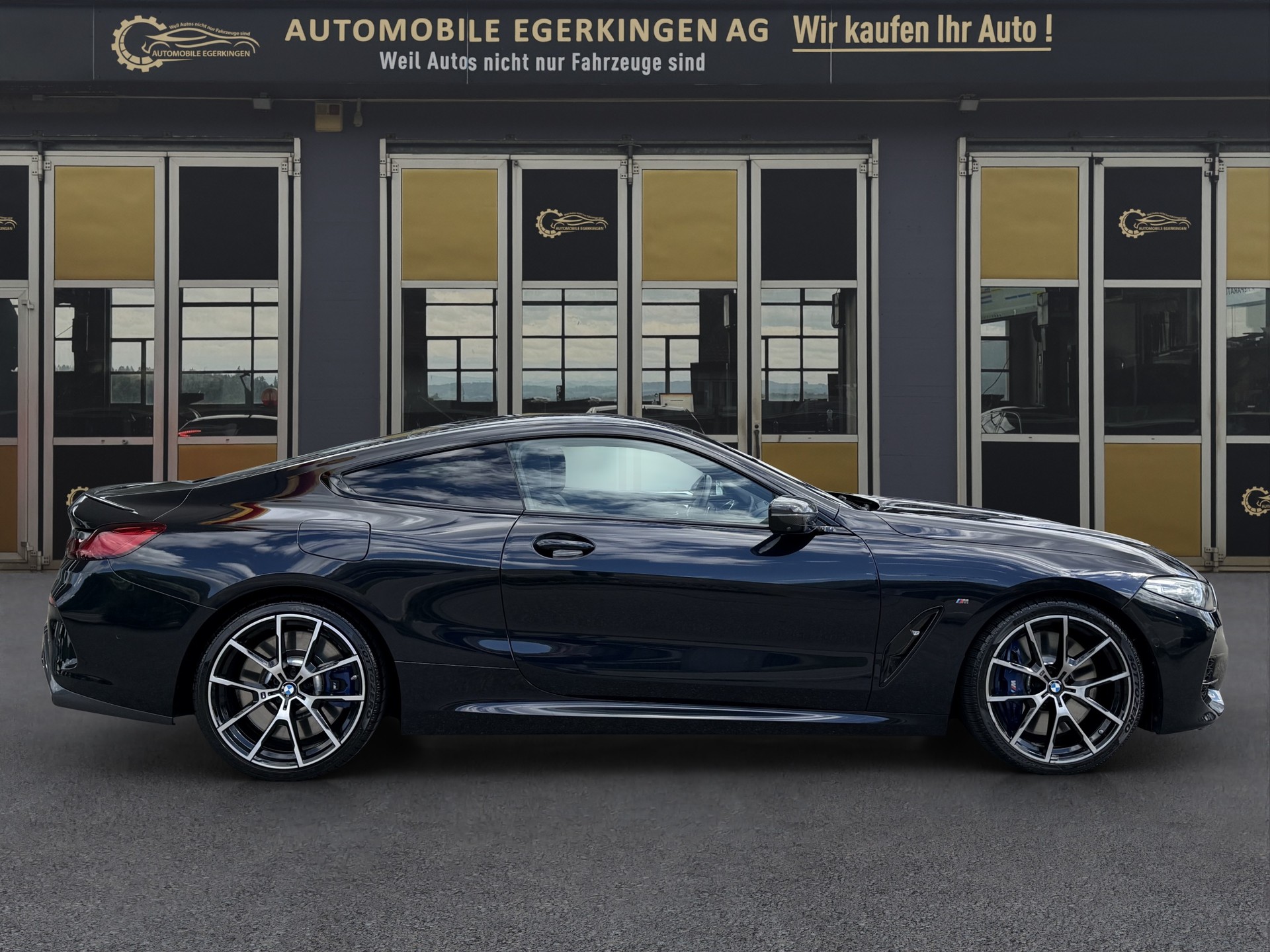 BMW M850i xDrive Coupé-showroom-element-3