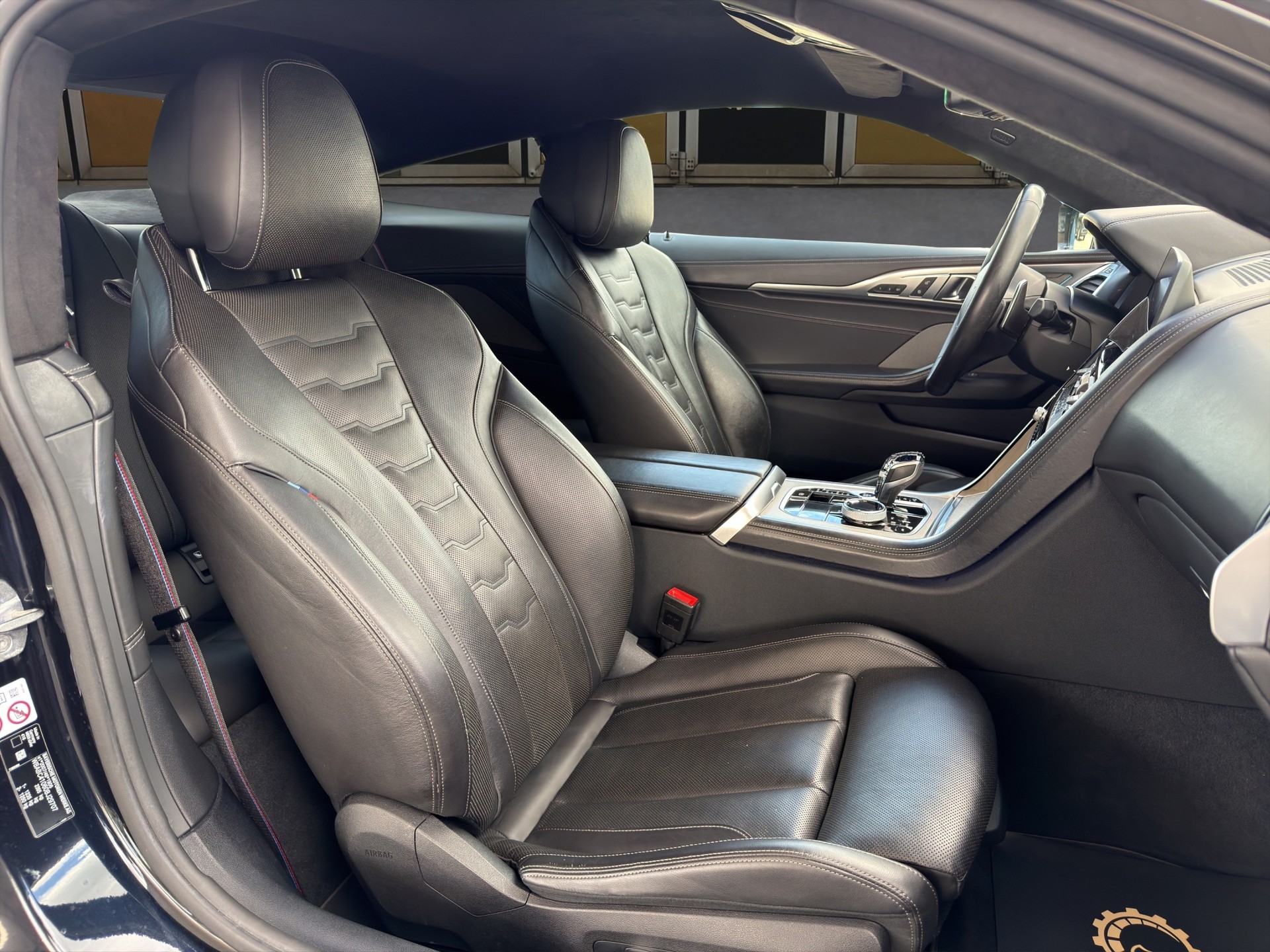 BMW M850i xDrive Coupé-image-9