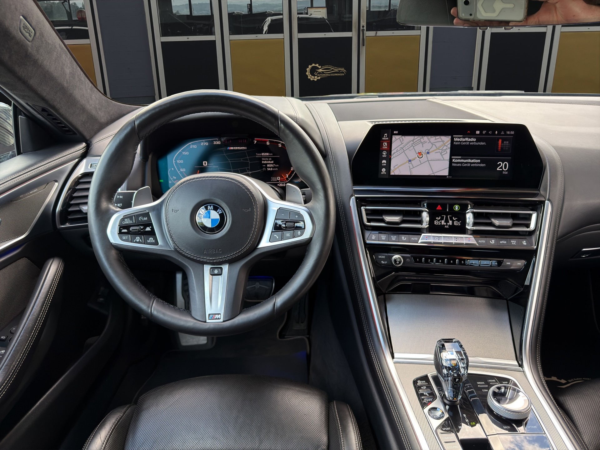 BMW M850i xDrive Coupé-image-11