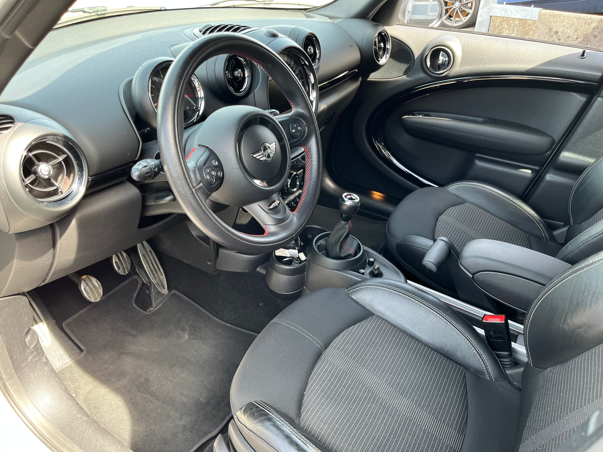 MINI Countryman Cooper S ALL4+++FRISCH AB MFK+++GEPFLEGT+++-showroom-element-3