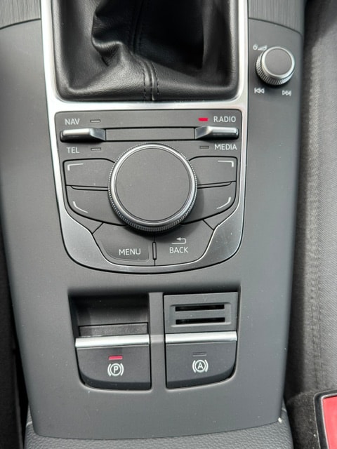 AUDI A3 Sportback 2.0 TDI Ambition quattro-image-19