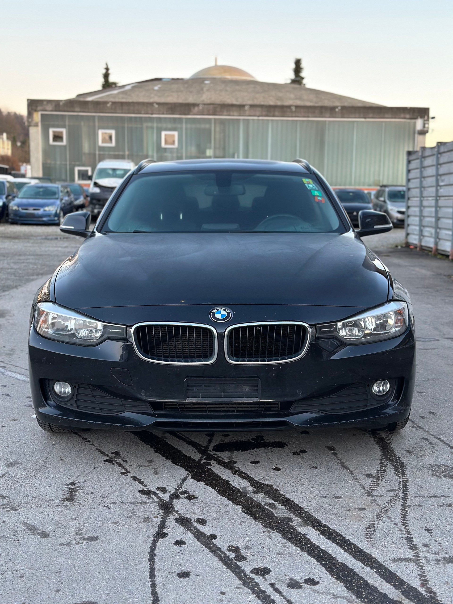 BMW 320d Efficient Dynamics Touring-image-6
