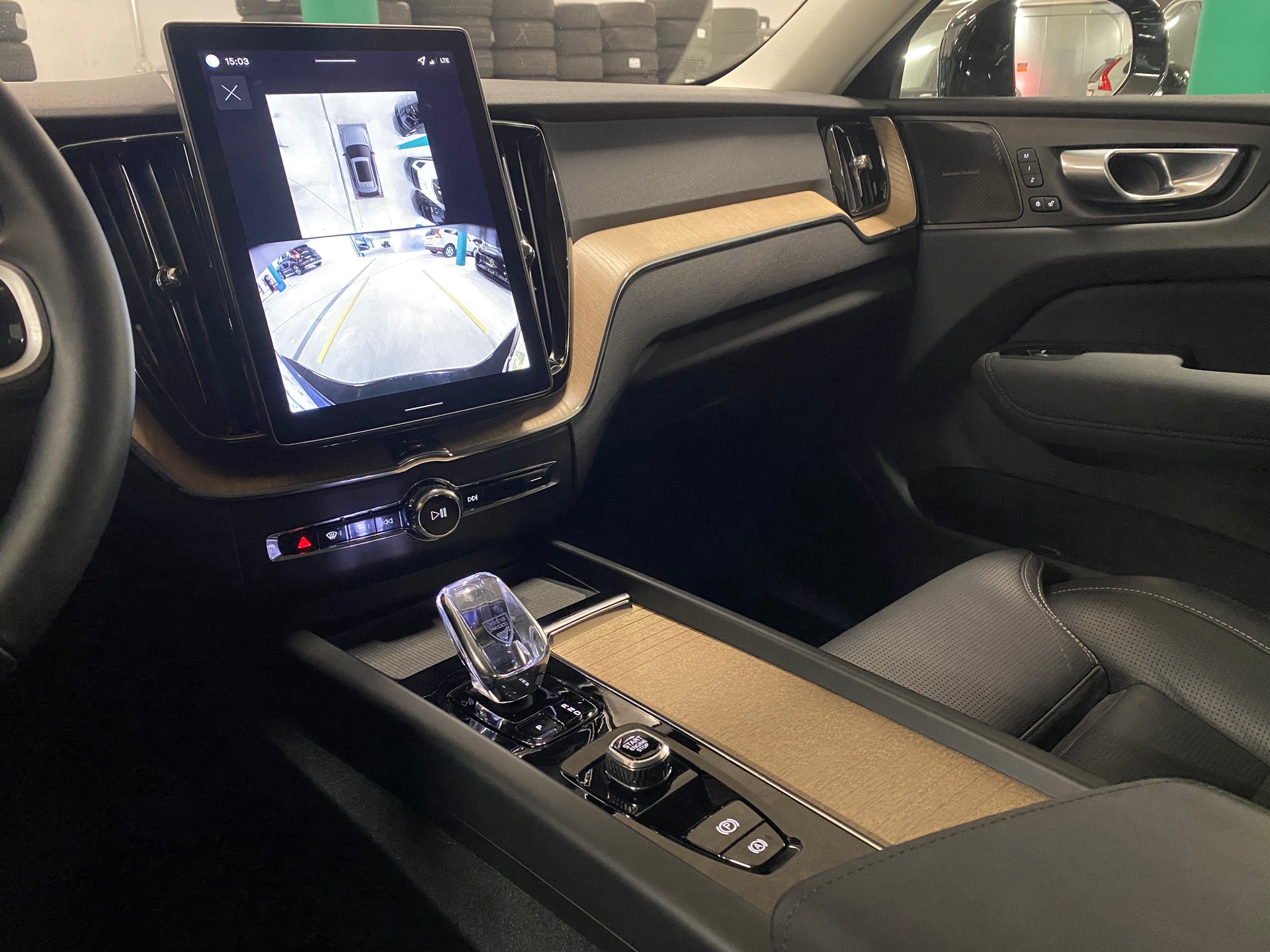 VOLVO XC60 2.0 T8 TE Plus Dark eAWD-image-9