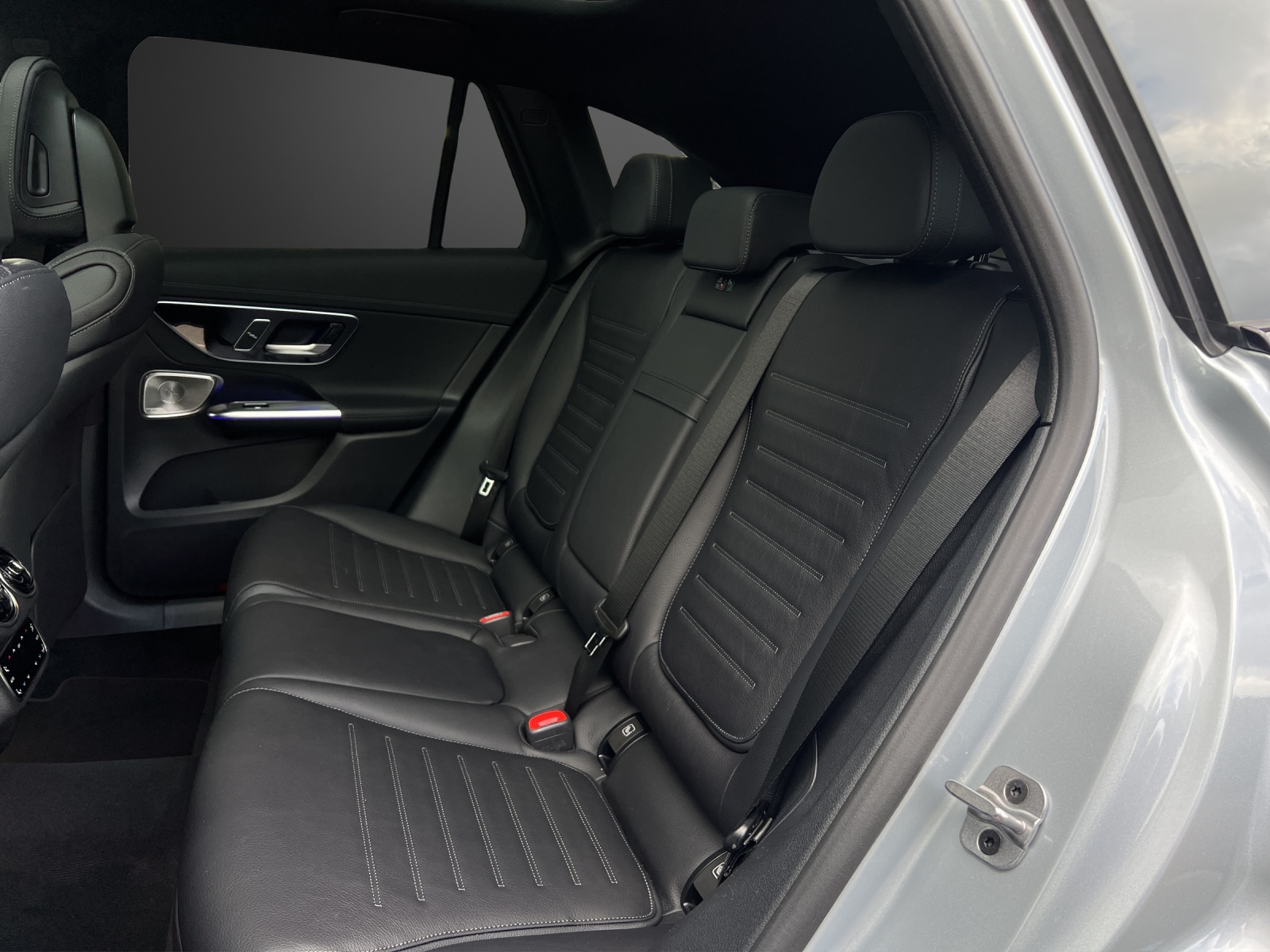 MERCEDES-BENZ GLC 300 e 4Matic EQ Star 9G-Tronic-image-11