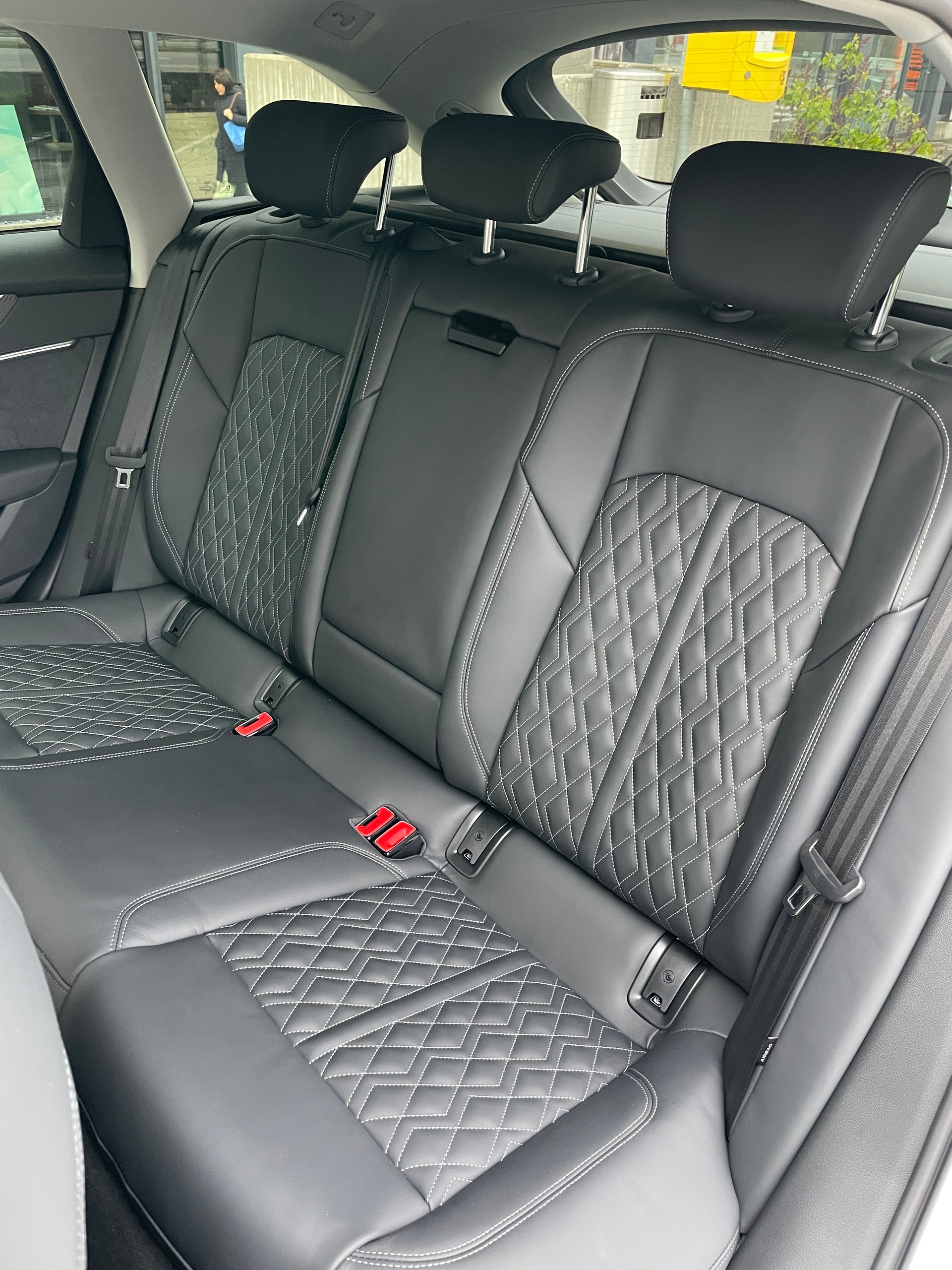 AUDI A6 Avant 55 TFSIe S line quattro S-tronic-image-16