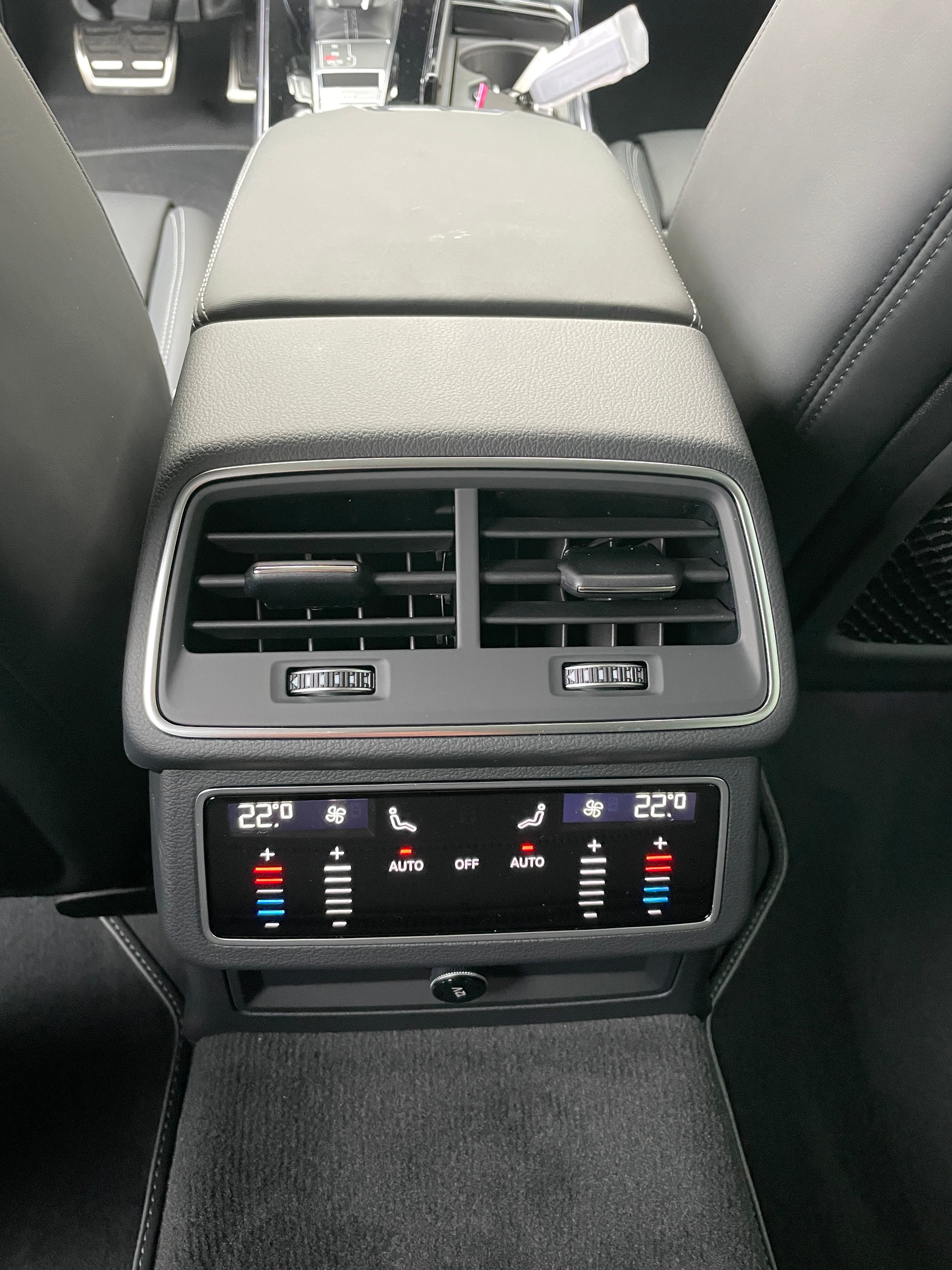 AUDI A6 Avant 55 TFSIe S line quattro S-tronic-image-19