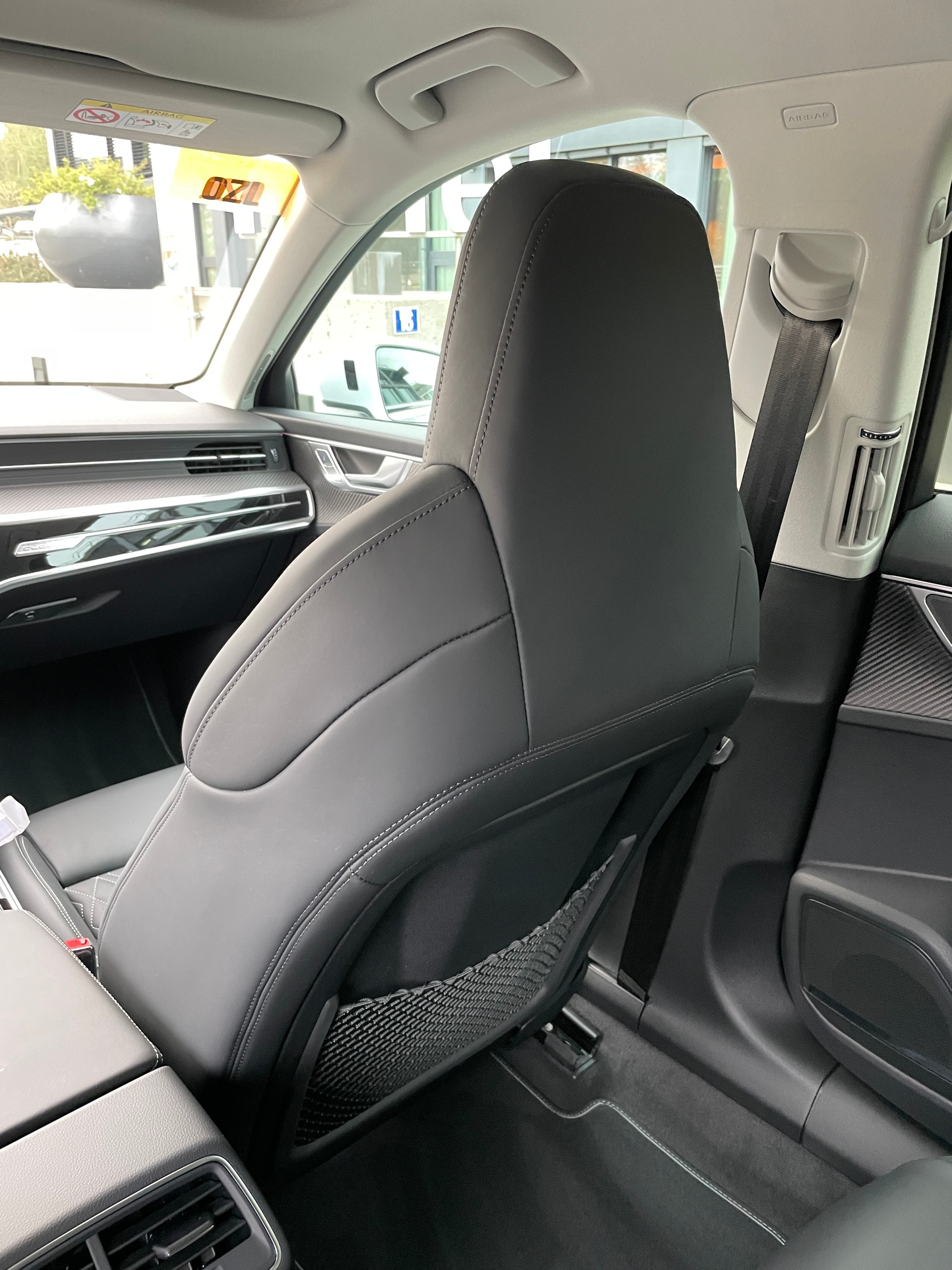 AUDI A6 Avant 55 TFSIe S line quattro S-tronic-image-18