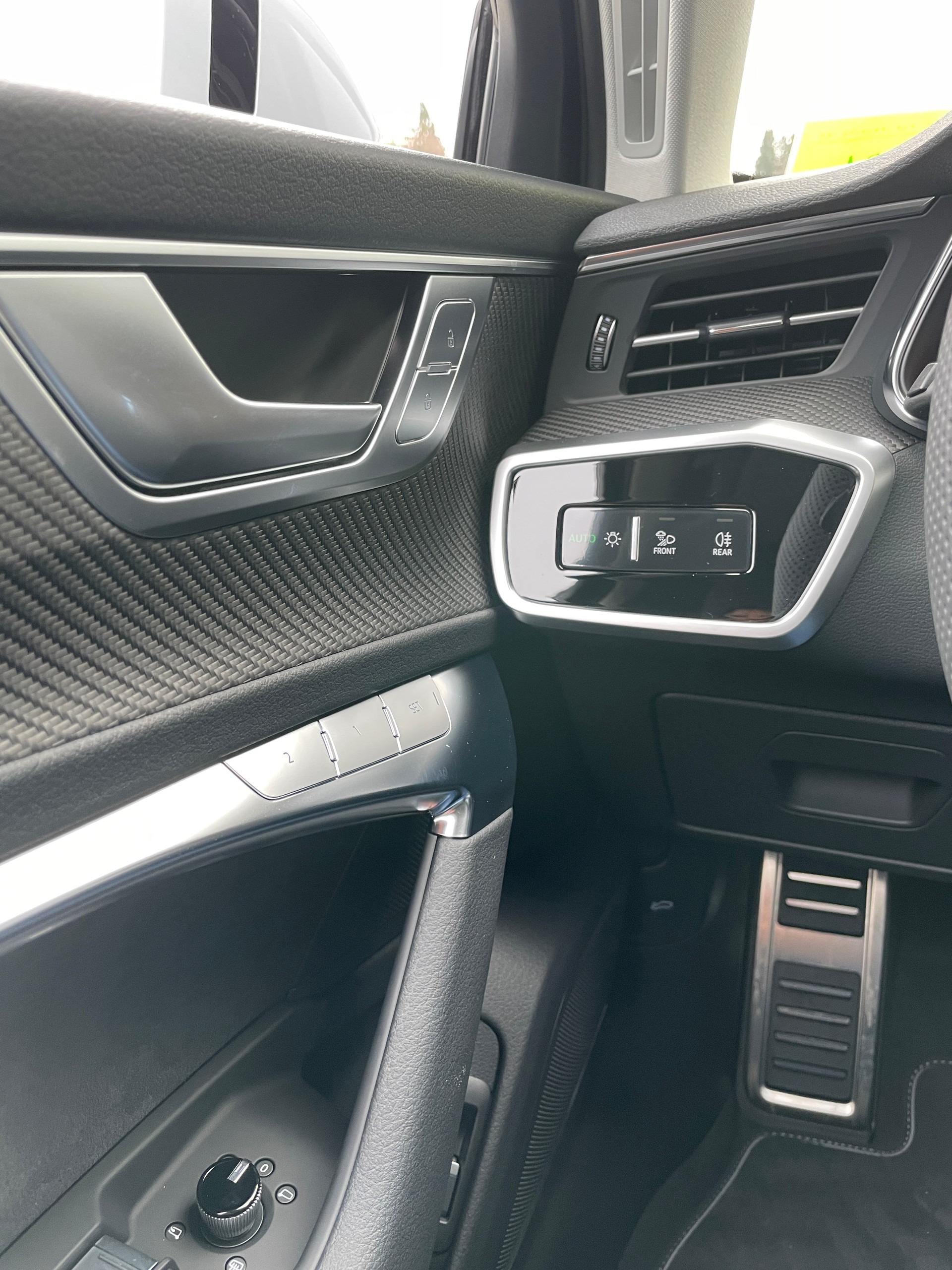 AUDI A6 Avant 55 TFSIe S line quattro S-tronic-image-22