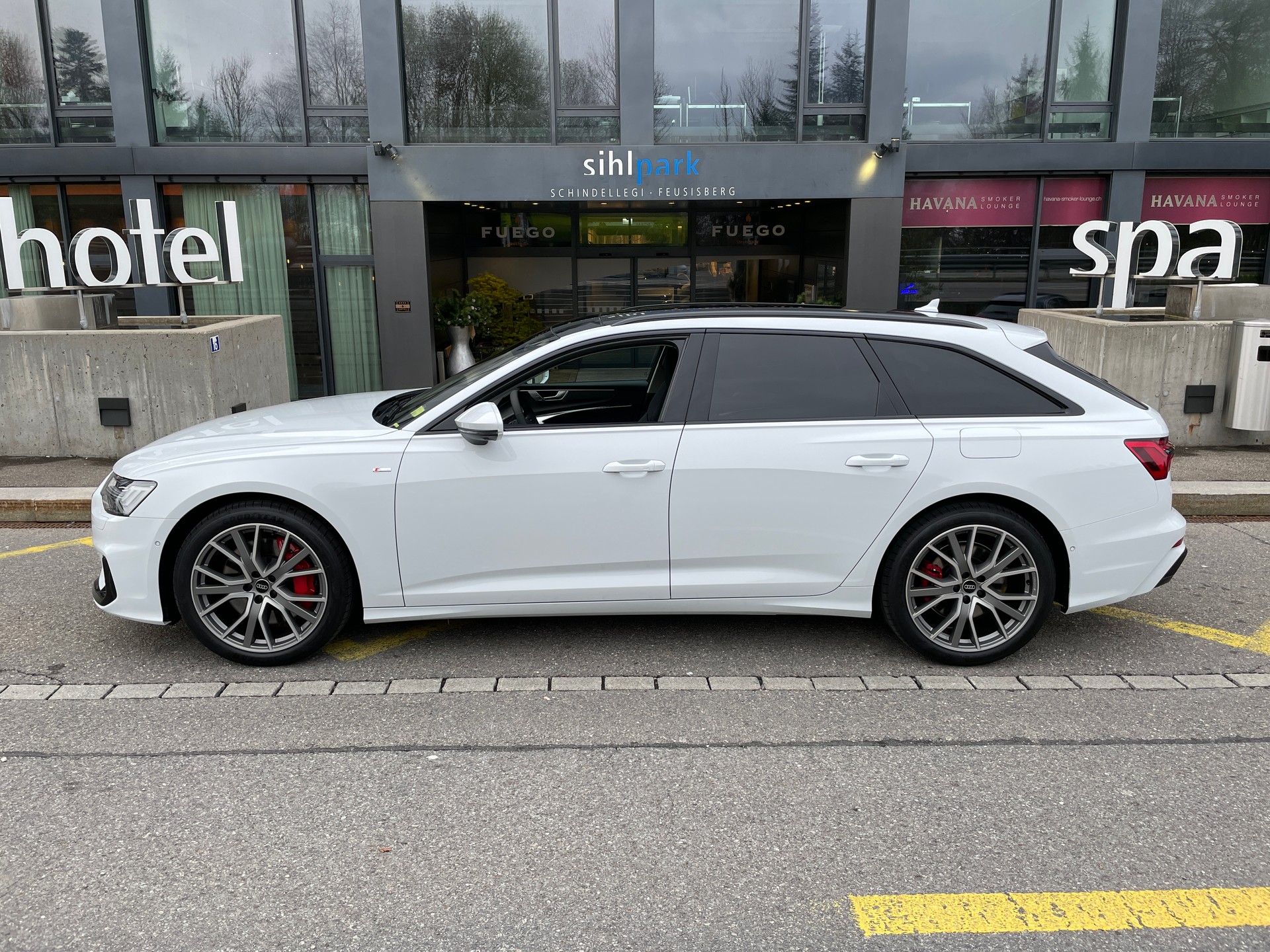 AUDI A6 Avant 55 TFSIe S line quattro S-tronic-image-9