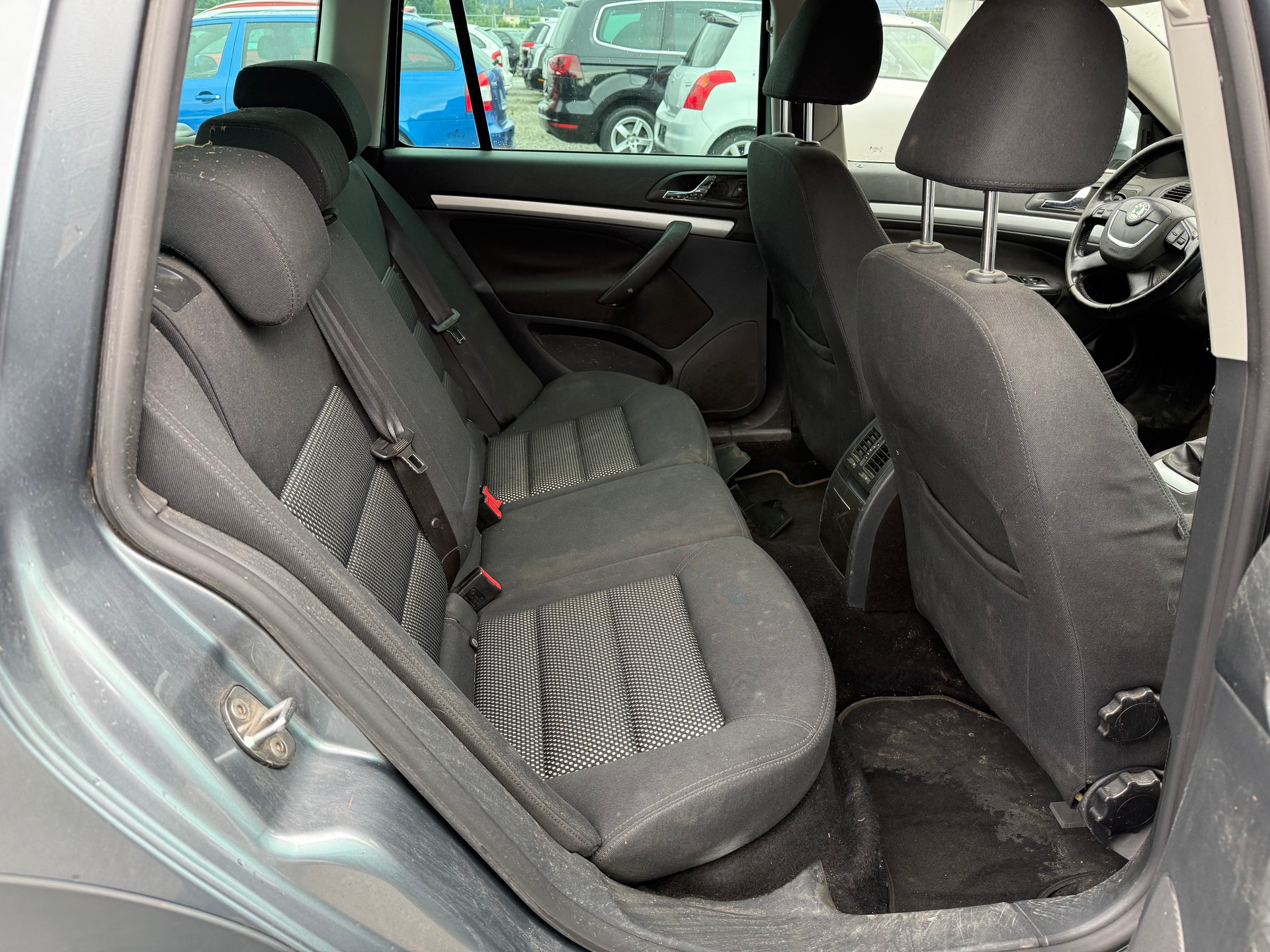 SKODA Octavia Combi 1.8 TSI Scout 4x4-image-7