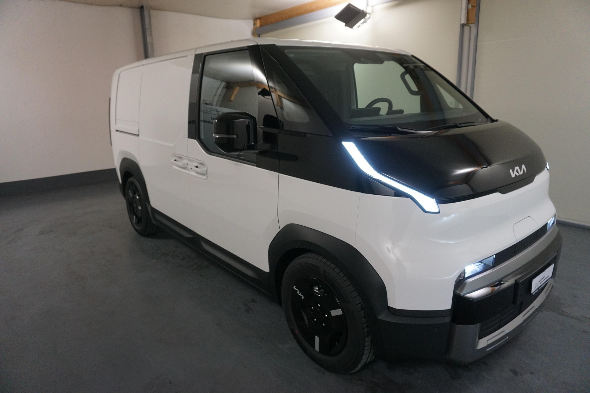 KIA PV5 Cargo 51.5 kWh Essential-image-9