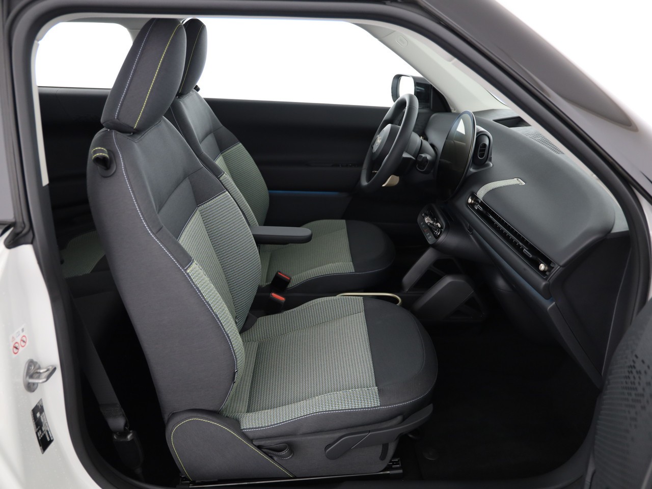 MINI Cooper E-image-13