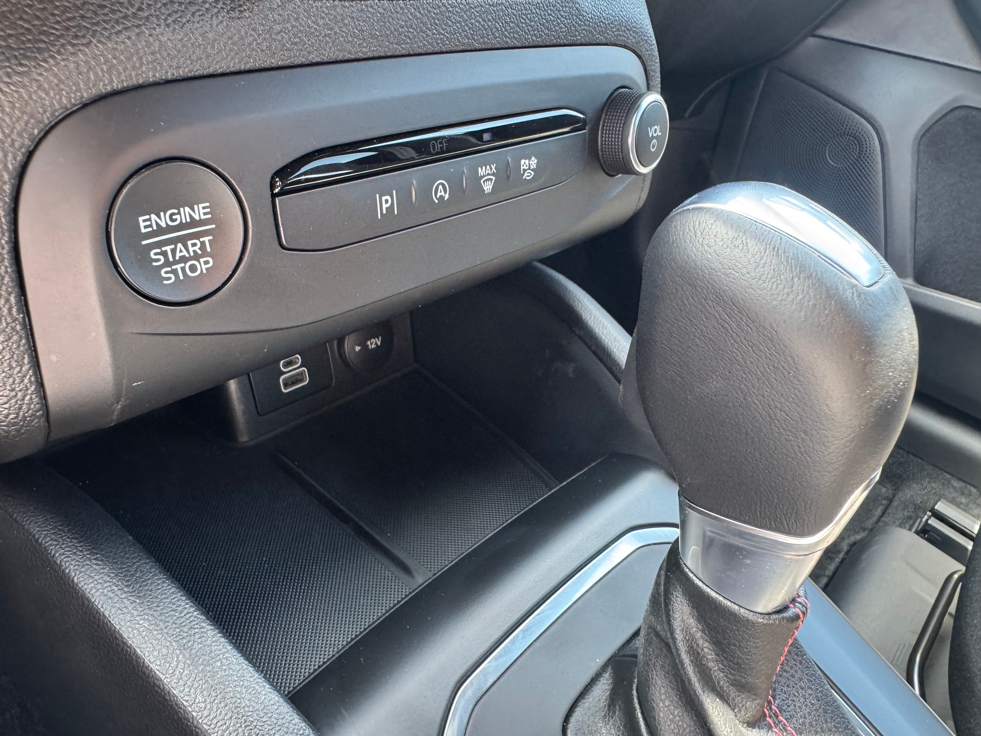 FORD Focus 1.0 MHEV ST-Line X Automat-image-13