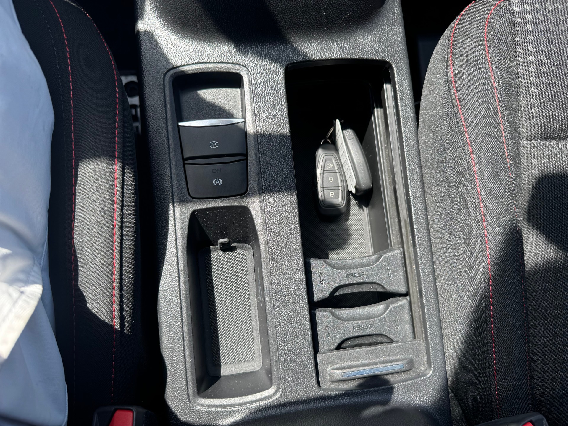FORD Focus 1.0 MHEV ST-Line X Automat-image-14