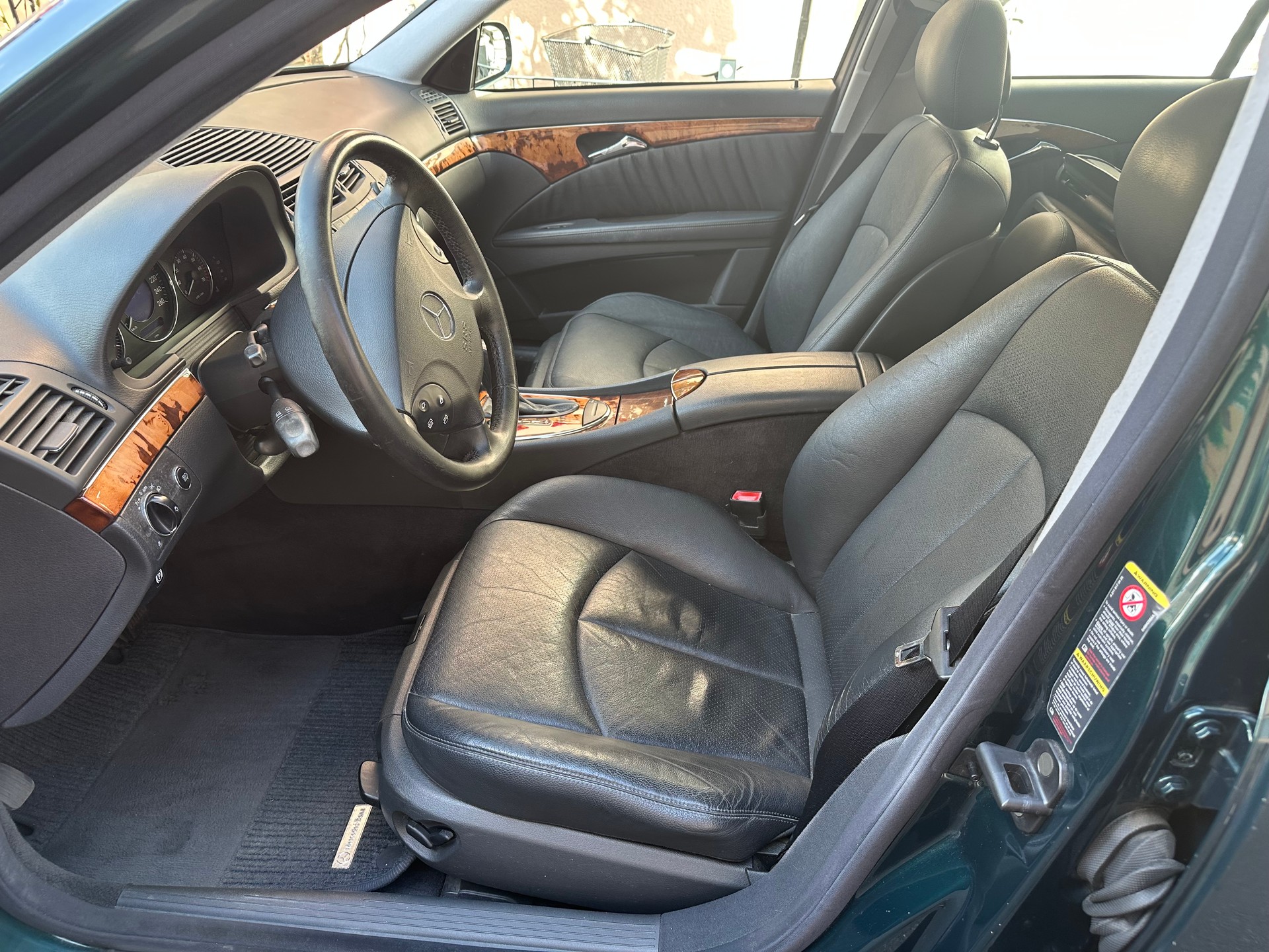 MERCEDES-BENZ E 320 Avantgarde 4Matic Automatic-image-4