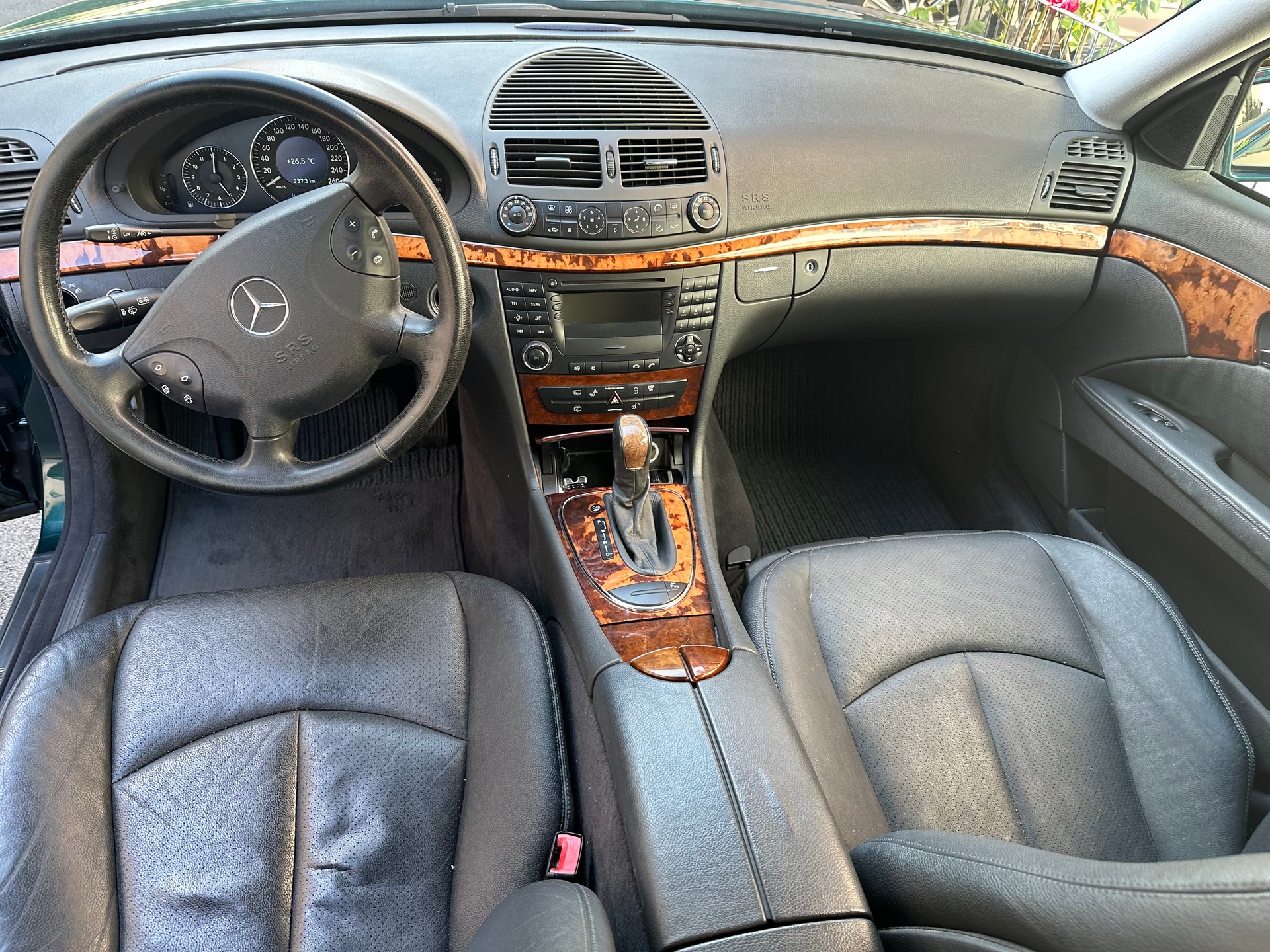 MERCEDES-BENZ E 320 Avantgarde 4Matic Automatic-image-3
