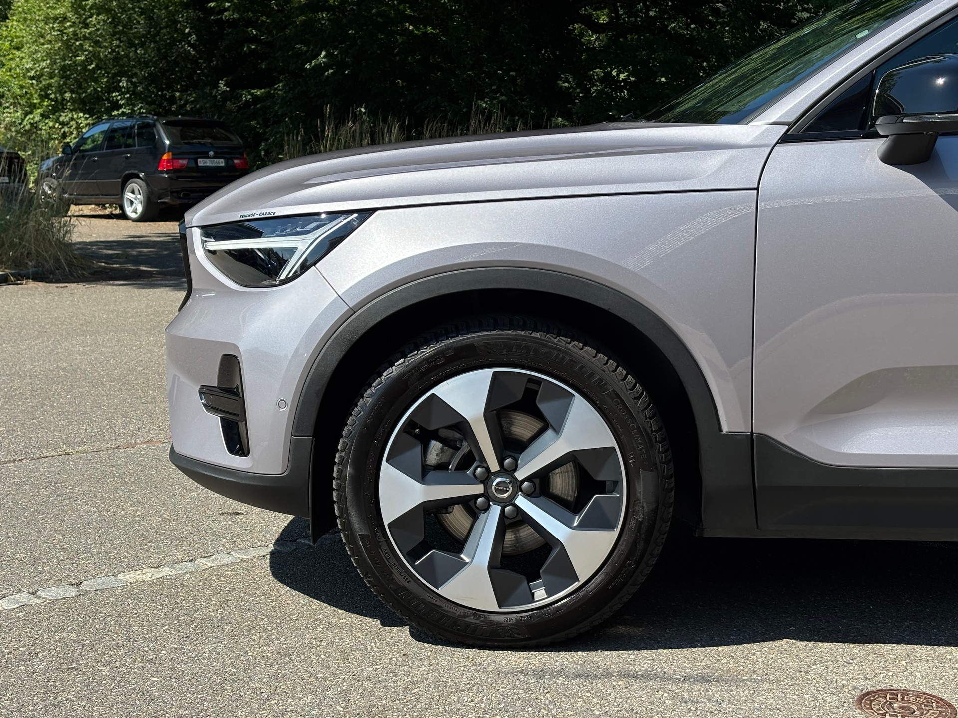 VOLVO XC40 2.0 B4 MH Plus Dark-showroom-element-1