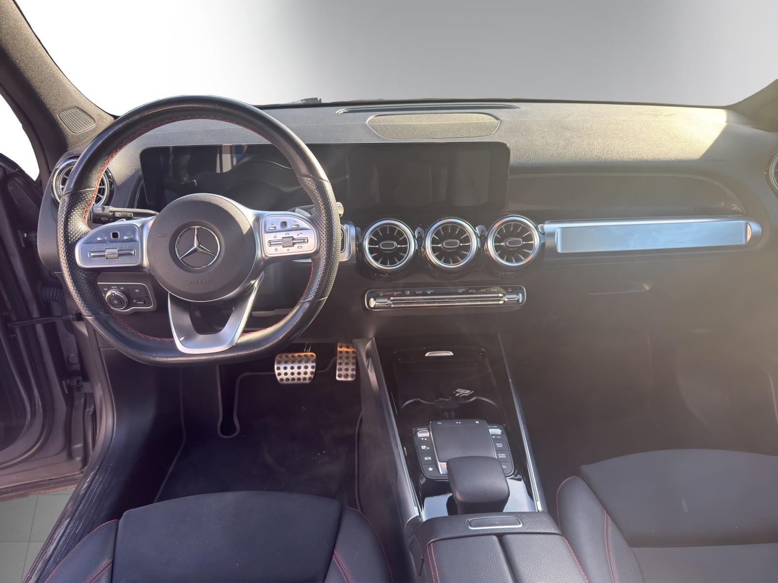 MERCEDES-BENZ GLB 250 AMG Line 8G-Tronic-image-5