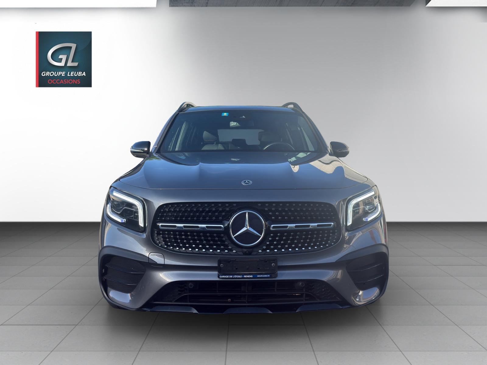 MERCEDES-BENZ GLB 250 AMG Line 8G-Tronic-showroom-element-1