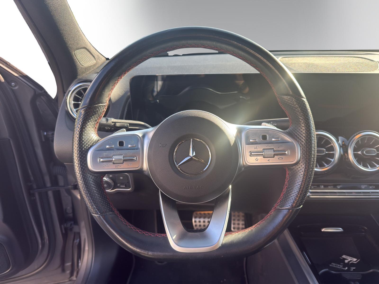 MERCEDES-BENZ GLB 250 AMG Line 8G-Tronic-image-6