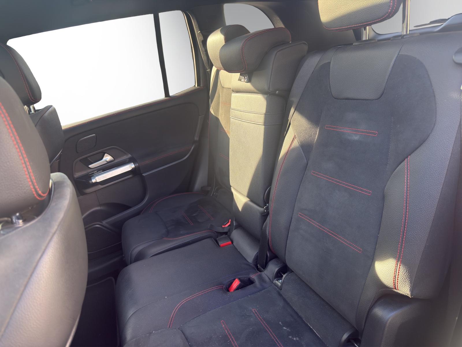 MERCEDES-BENZ GLB 250 AMG Line 8G-Tronic-image-11