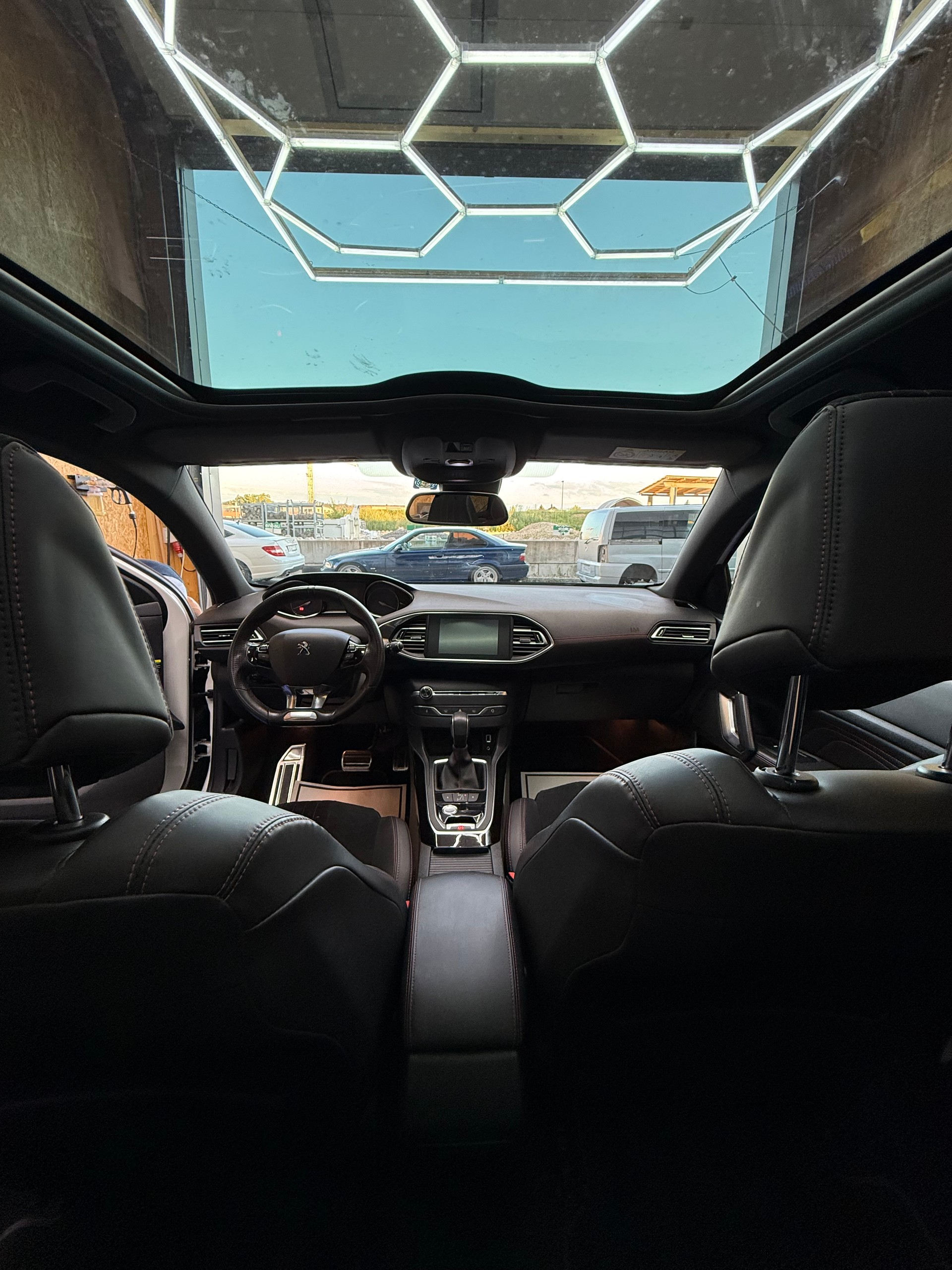 PEUGEOT 308 SW 1.2 THP GT Line Automatic-image-11