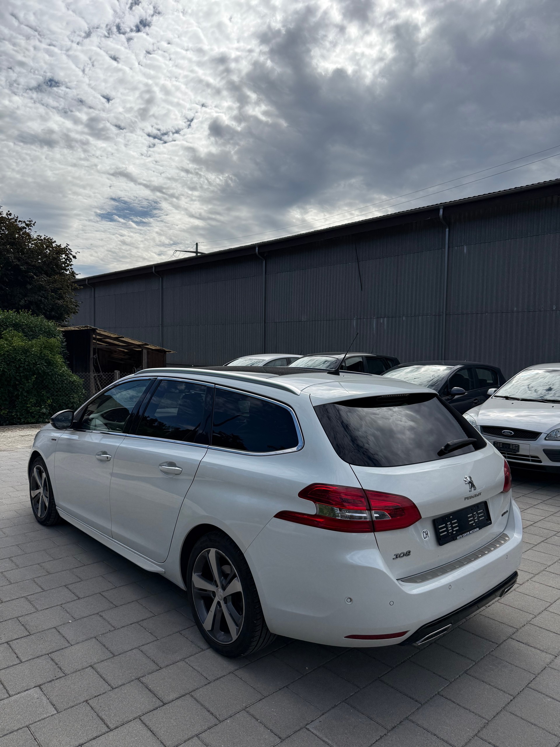 PEUGEOT 308 SW 1.2 THP GT Line Automatic-image-7