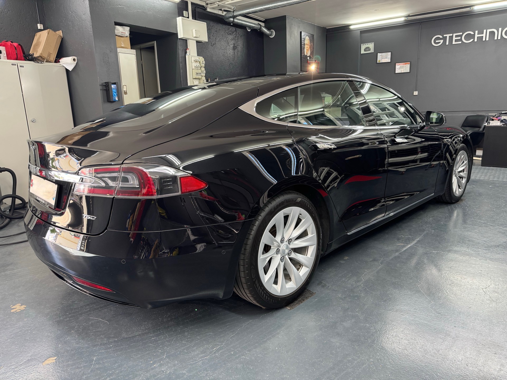 TESLA S 75 D AP1 Facelift, Unlimited Free Supercharging-image-4