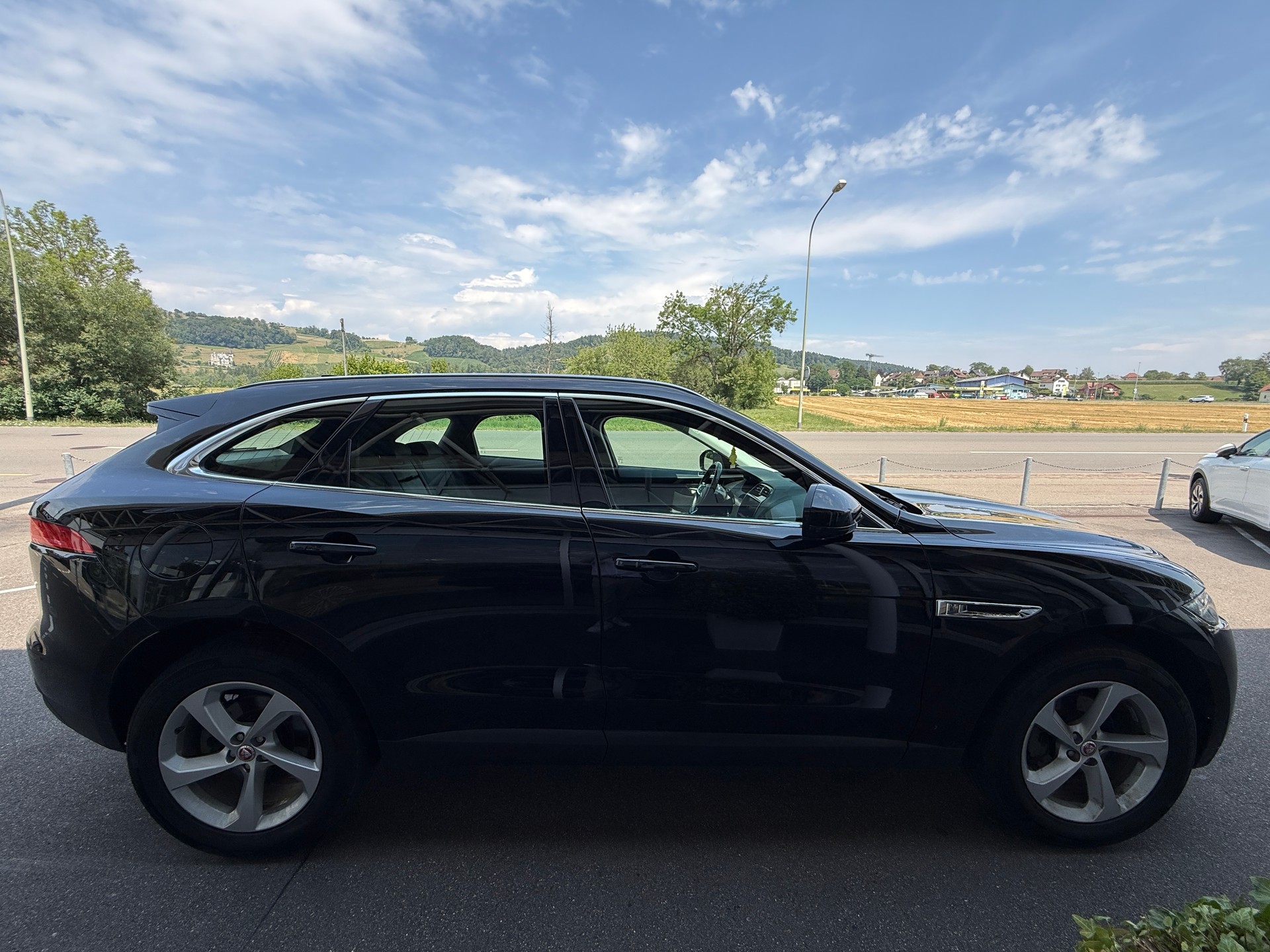 JAGUAR 2.0 D 240 Advantage AWD-image-5
