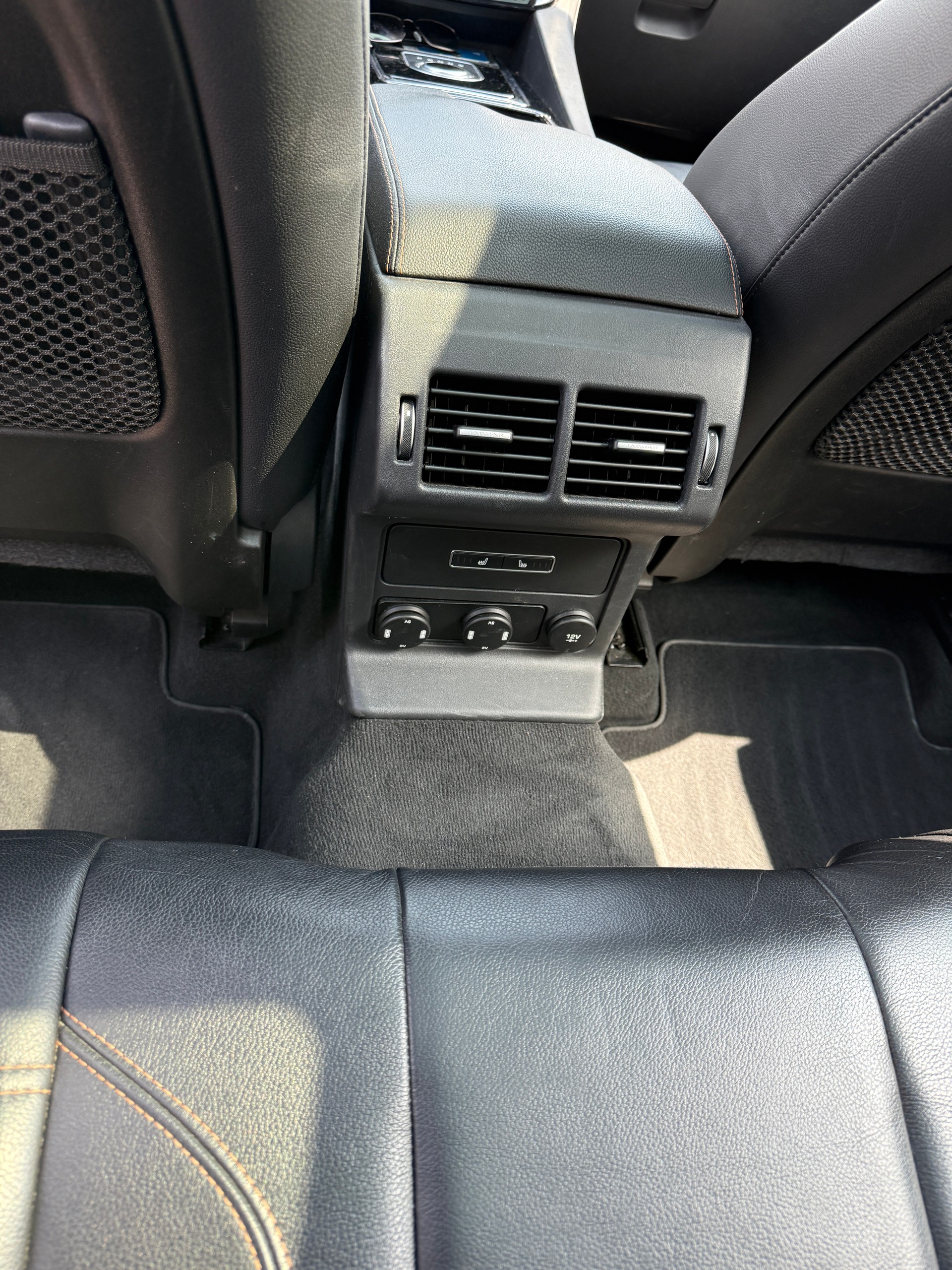 JAGUAR 2.0 D 240 Advantage AWD-image-14