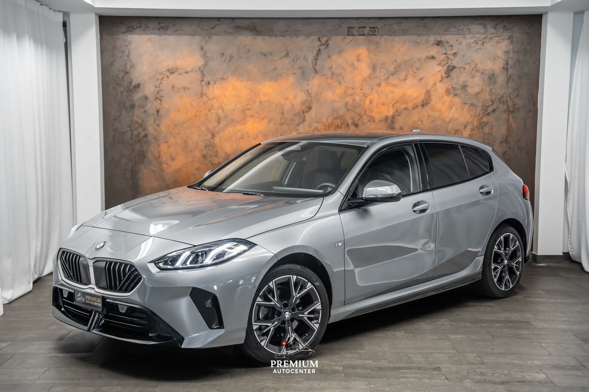 BMW 120d M Sport *Facelift*Leder*Fahrassist*M Felgen*-showroom-element-1