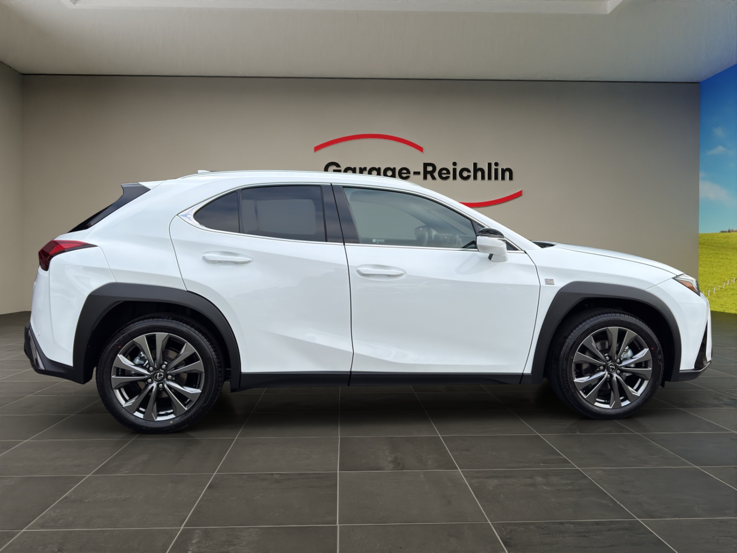 LEXUS UX 300h F-Line-image-5