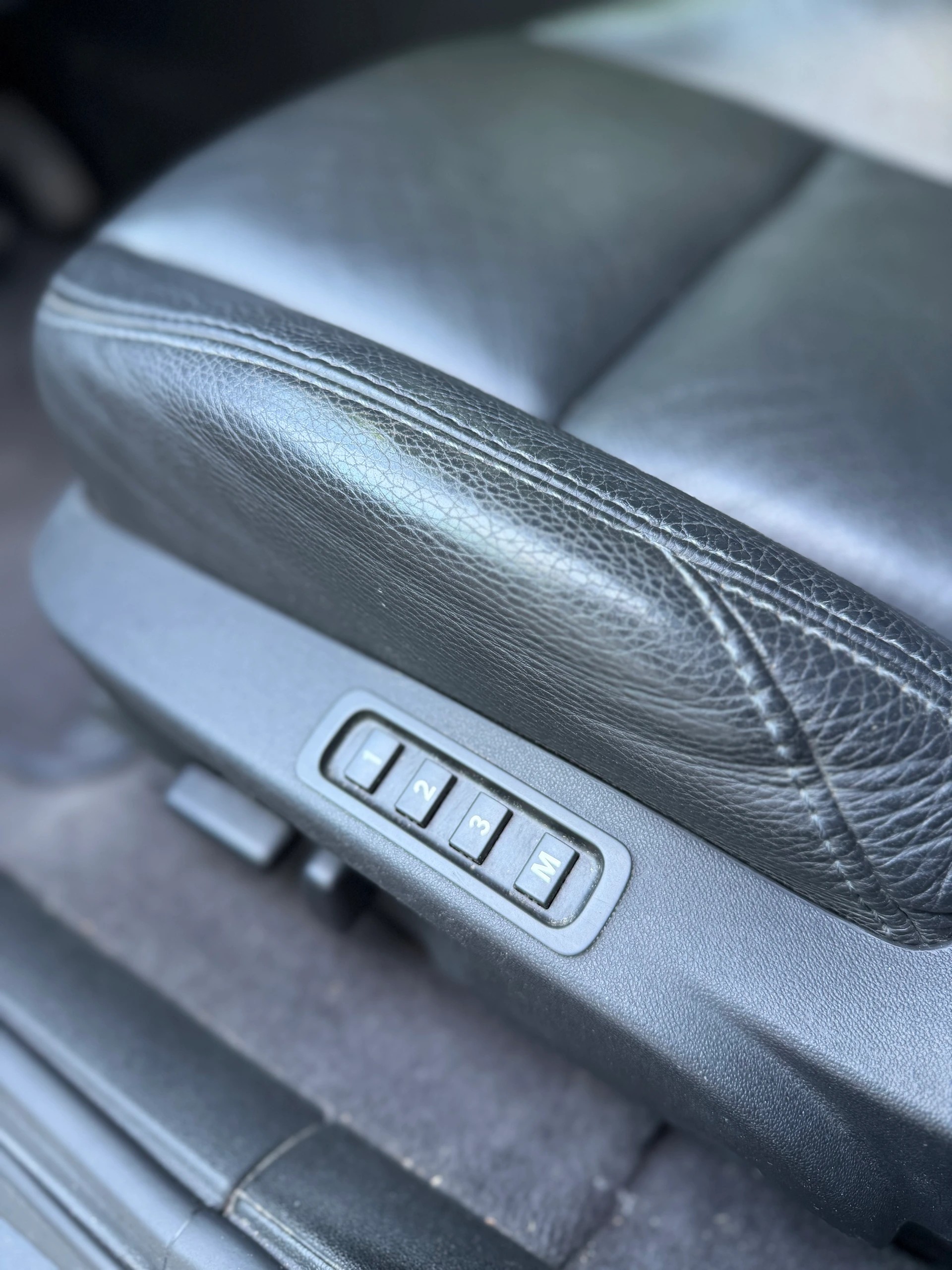 SAAB 9-3 2.8T V6 Aero XWD Automatic / 4x4 / Leder / BOSE / Xenon / NAVI / Tempomat / Klima / Sitzmemory-image-13