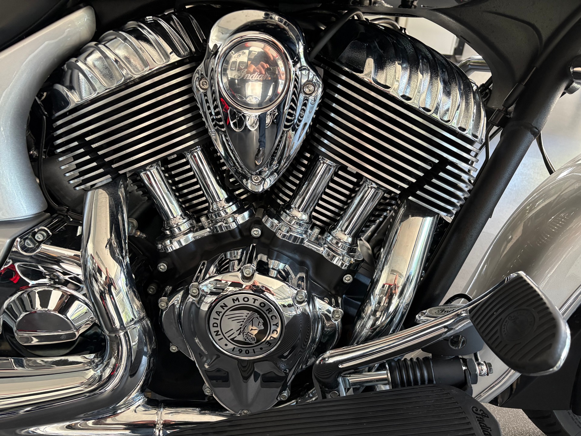 INDIAN Chieftain-image-1