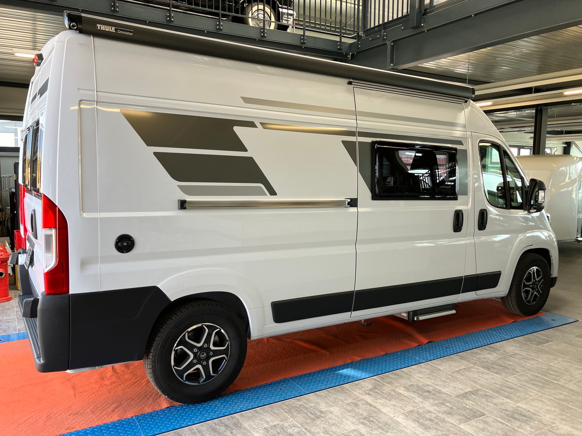 CITROEN 2.2 HDI Livingstone DUO 600 ROLLER TEAM NEW MODEL-showroom-element-1