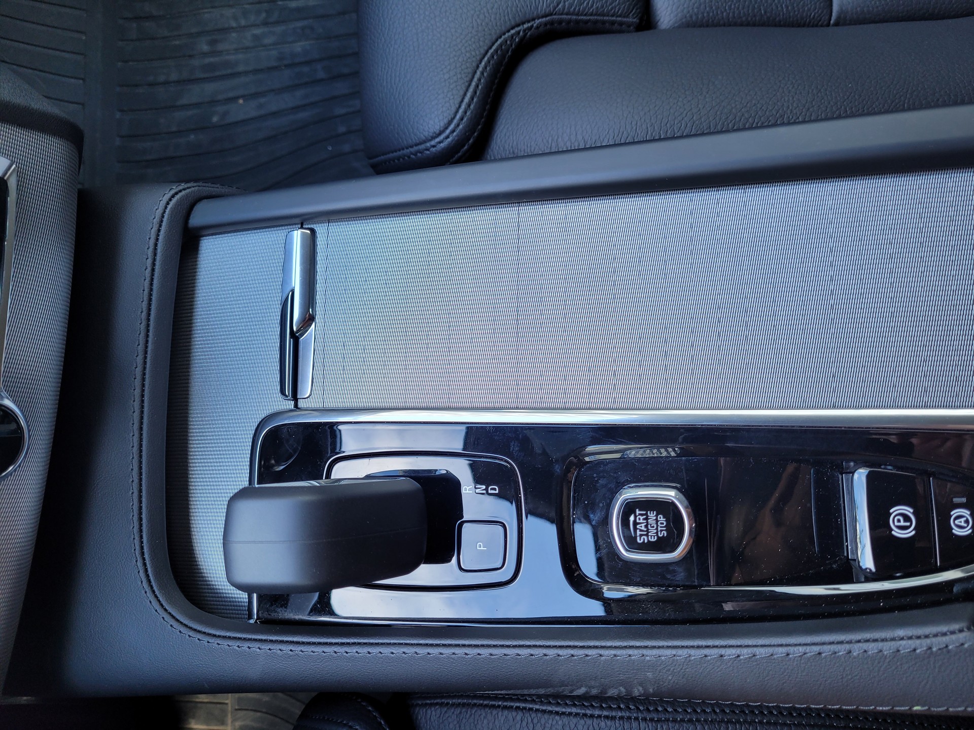 VOLVO 2.0 B5 MH Plus Dark 7P. AWD-image-8