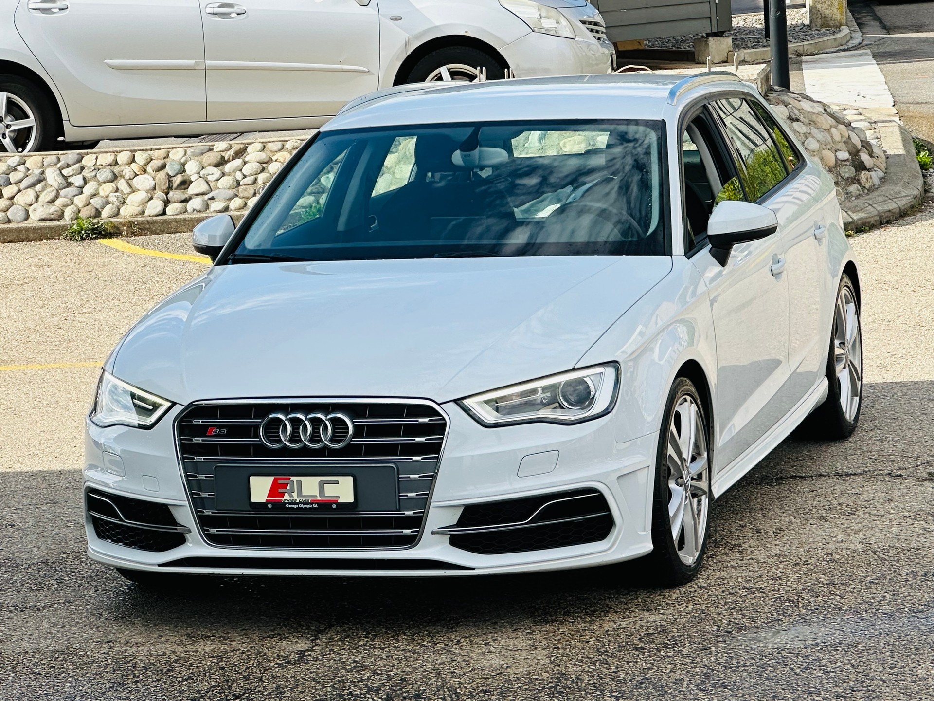 AUDI S3 Sportback 2.0 TFSI quattro S-tronic-showroom-element-3