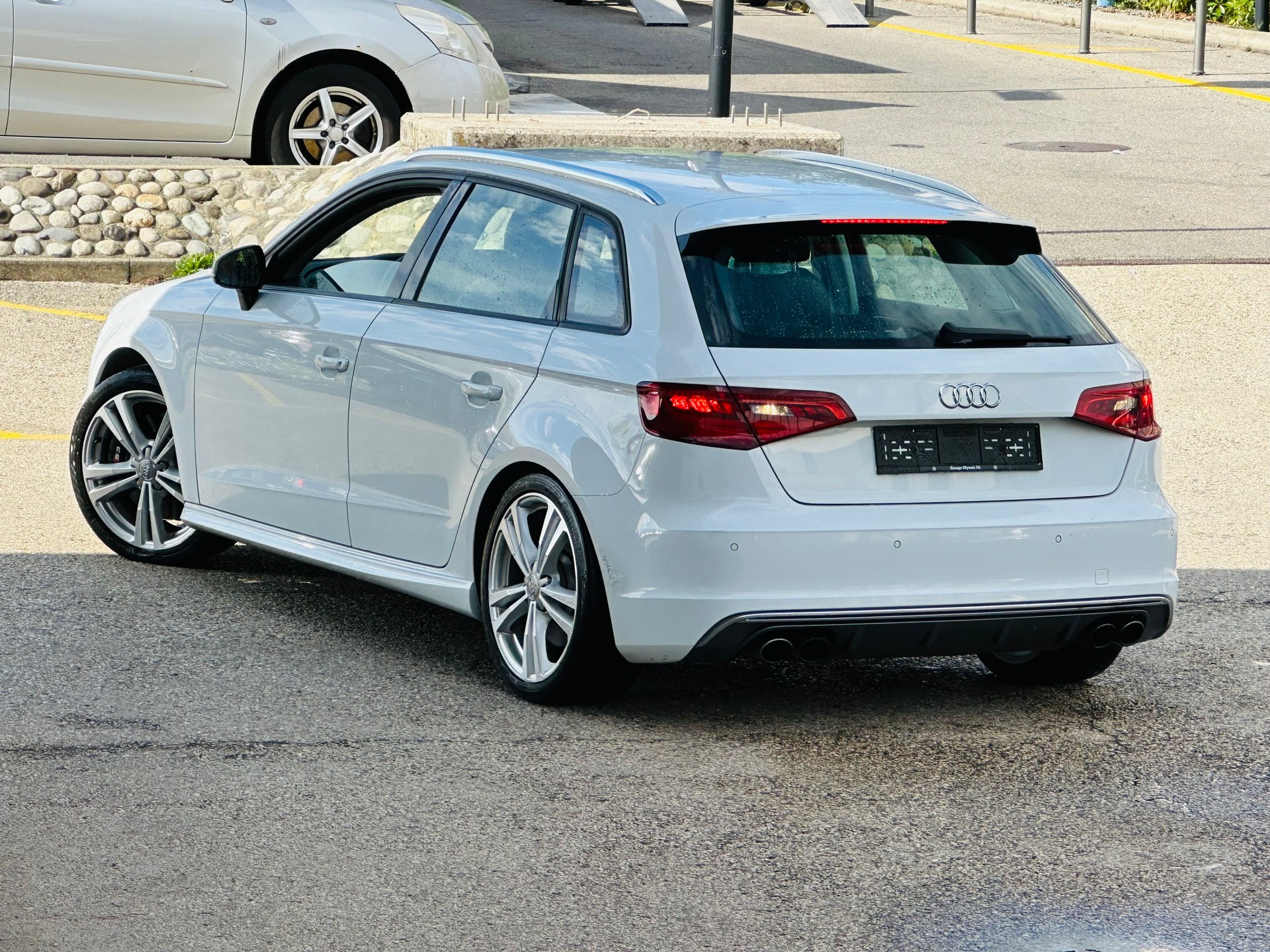 AUDI S3 Sportback 2.0 TFSI quattro S-tronic-image-4