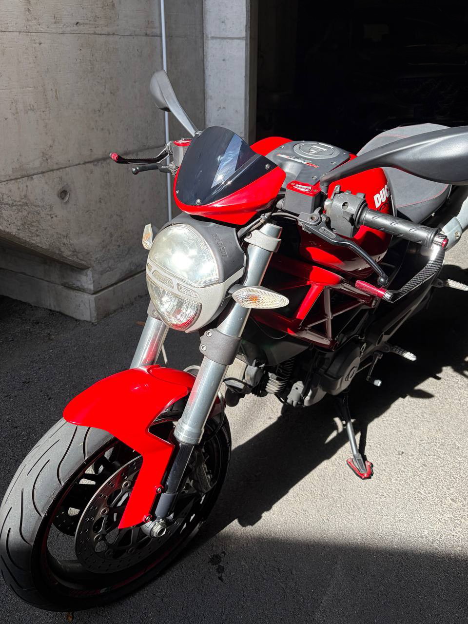 DUCATI Monster 696M plus-image-3