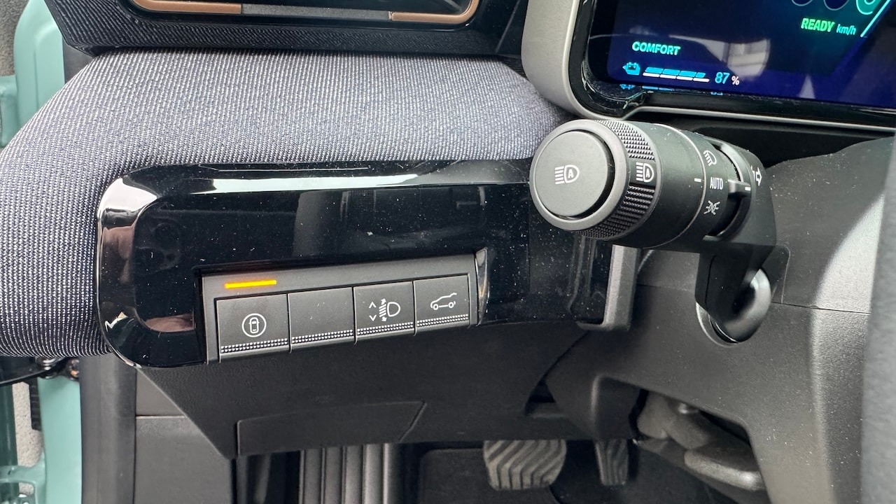 RENAULT R4 E-Tech Comfort Range 52 kWh Techno-image-18