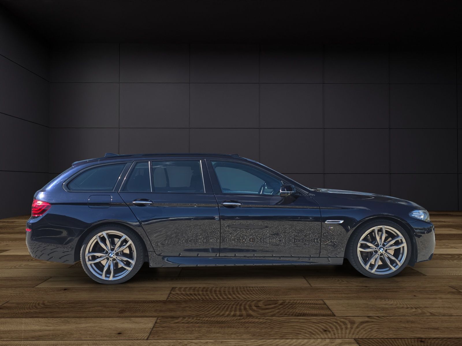 BMW M550 d Touring xDrive Steptronic-image-4