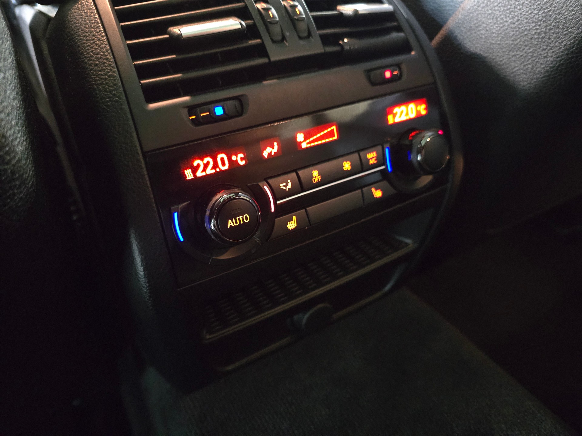 BMW M550d Touring xDrive Steptronic-image-21