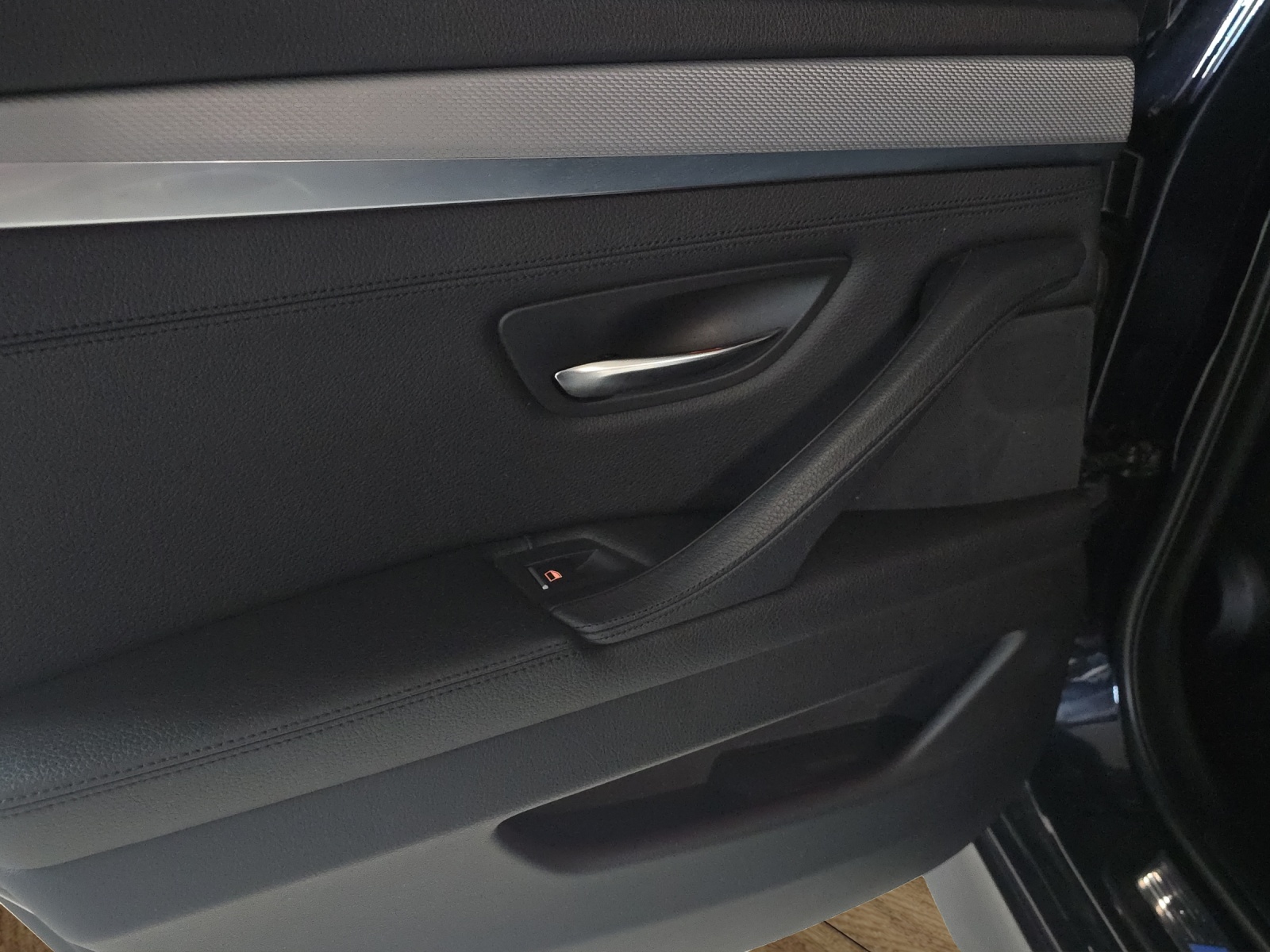 BMW M550d Touring xDrive Steptronic-image-22